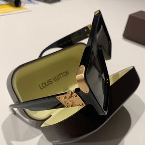 2019 Black on gold Shades